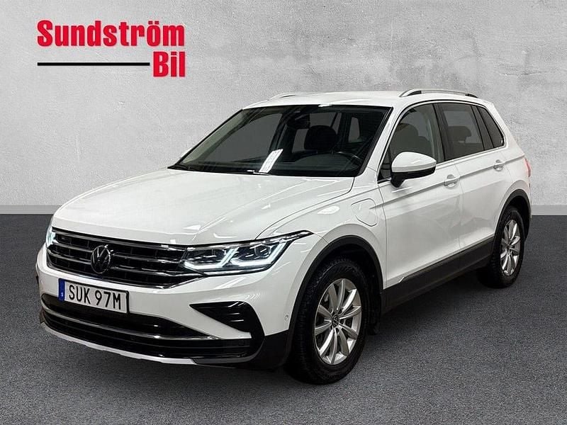 Vit Begagnad 2022 VW Tiguan Elegance SUV | 269 900 kr (Superpris) - Bild 1/3