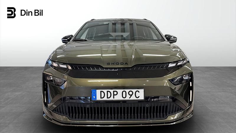 Begagnad Skoda Enyaq iV 210 kW (286 HK) 2026 Grön SUV