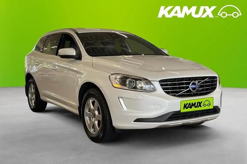 Vit Begagnad 2015 Volvo XC60 Ocean Race SUV | 174 900 kr (Marknadspris) - Bild 1/4