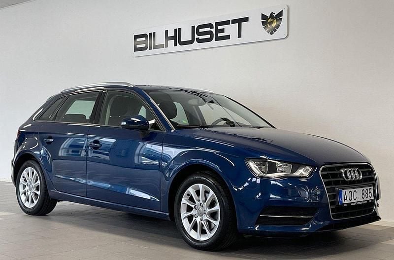 Blå Begagnad 2013 Audi A3 Sportback Attraction Halvkombi | 119 900 kr (Lite dyr) - Bild 1/4