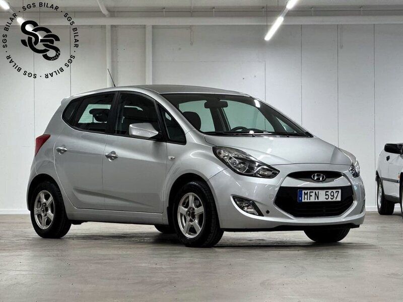 Silver Begagnad 2011 Hyundai ix20 Base Minibuss | 59 900 kr (Marknadspris) - Bild 1/4