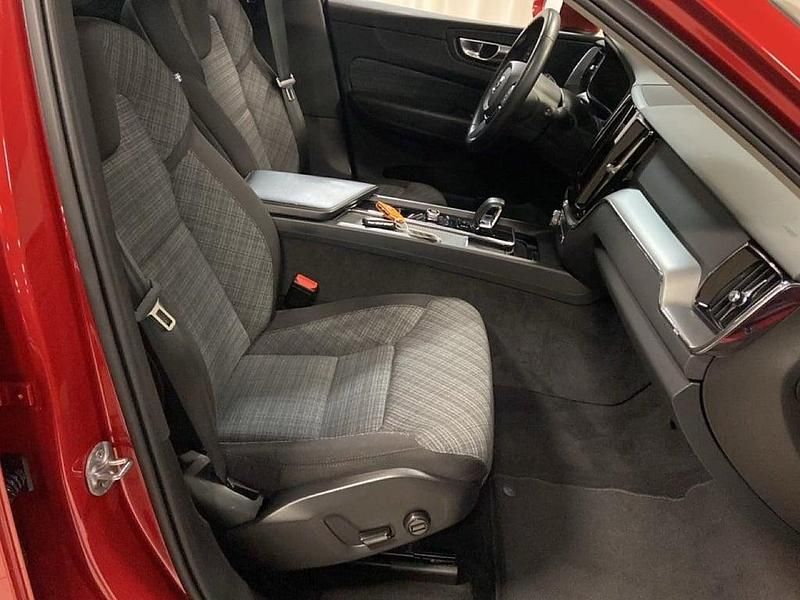 Begagnad Volvo XC60 253 HK (186 kW) 2023 Röd SUV