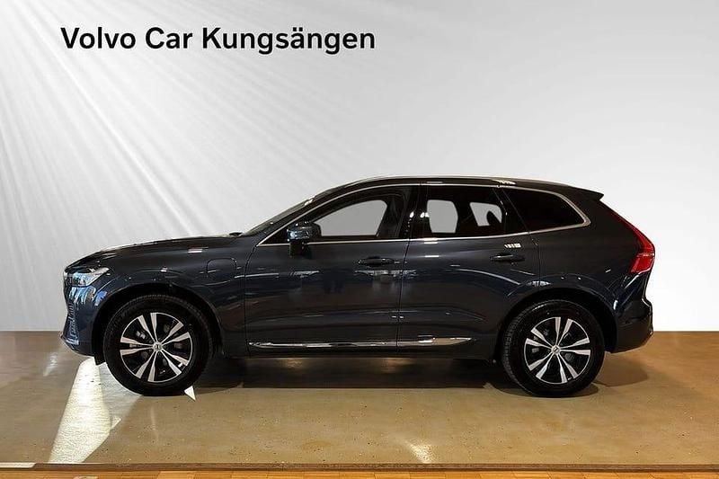 Begagnad Volvo XC60 Core 355 HK (261 kW) 2025 Blå SUV