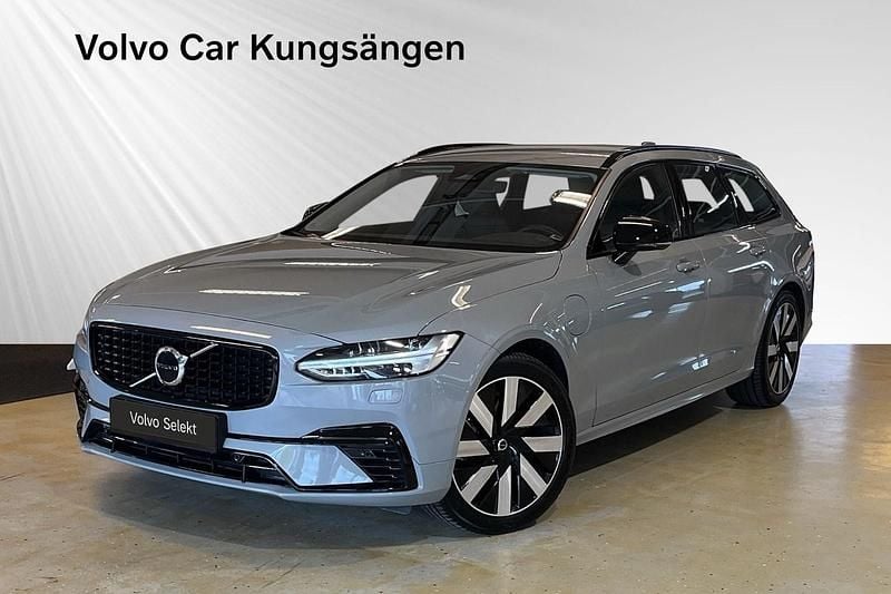 Grå Begagnad 2024 Volvo V90 Plus Kombi | 489 500 kr (Bra pris) - Bild 1/4