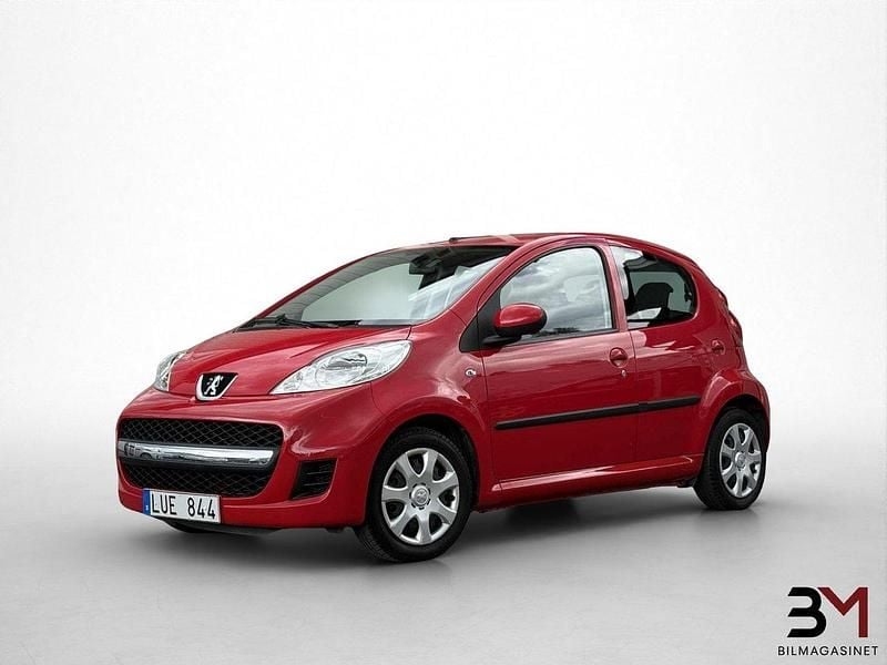 Röd Begagnad 2011 Peugeot 107 Halvkombi | 64 900 kr - Bild 1/4