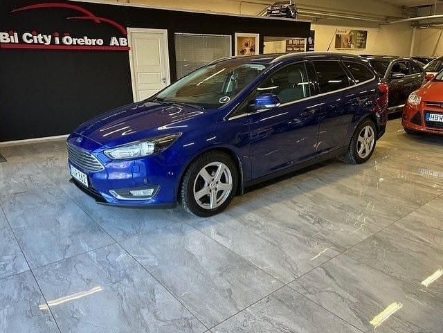 Begagnad Ford Focus Titanium 101 HK (74 kW) 2014 Blå Kombi