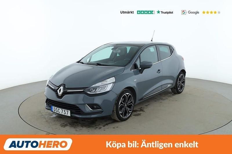 Mörkgrå Begagnad 2018 Renault Clio IV Urban Halvkombi | 124 000 kr (Marknadspris) - Bild 1/4