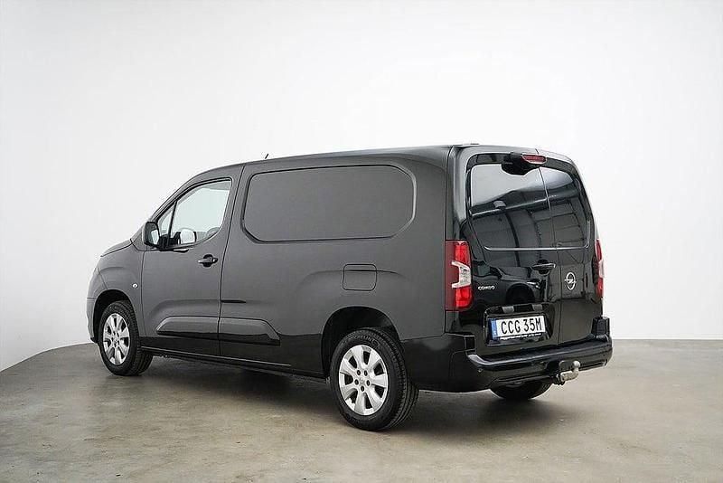 Begagnad Opel Combo 131 HK (96 kW) 2022 Svart Minibuss
