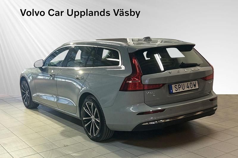 Begagnad Volvo V60 Plus 355 HK (261 kW) 2024 Grå Kombi