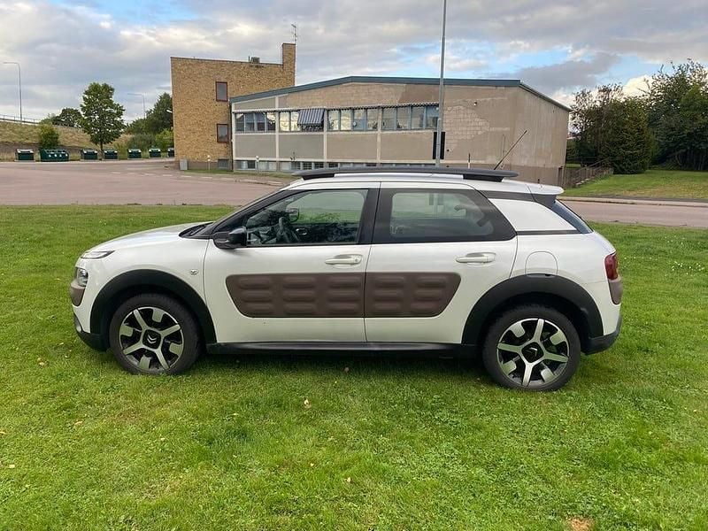 Begagnad 2015 Citroën C4 Cactus PureTech Halvkombi | 60 000 kr (Bra pris) - Bild 1/4
