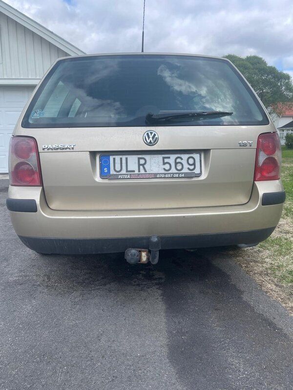 Brun Begagnad 2004 VW Passat Trendline Kombi | 24 000 kr - Bild 1/4