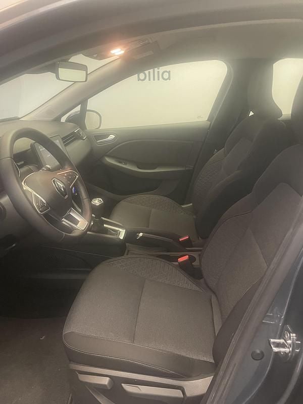 Begagnad Renault Clio V Zen 101 HK (74 kW) 2020 Grå Halvkombi