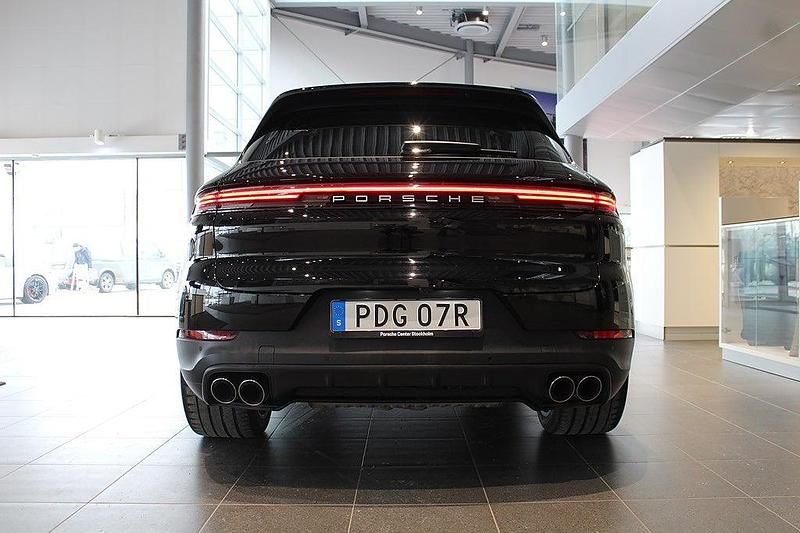 Begagnad Porsche Cayenne 305 HK (224 kW) 2023 Svart SUV