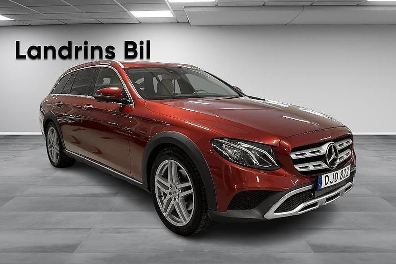 Begagnad Mercedes E220 All-Terrain 194 HK (142 kW) 2017 Röd Kombi