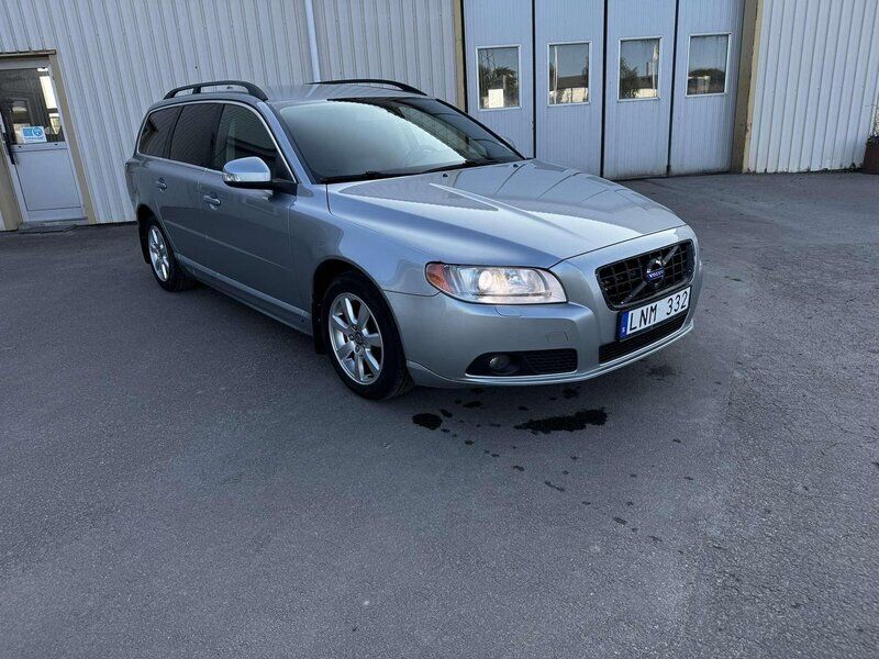 Silver Begagnad 2011 Volvo V70 Momentum Kombi | 52 000 kr (Superpris) - Bild 1/3