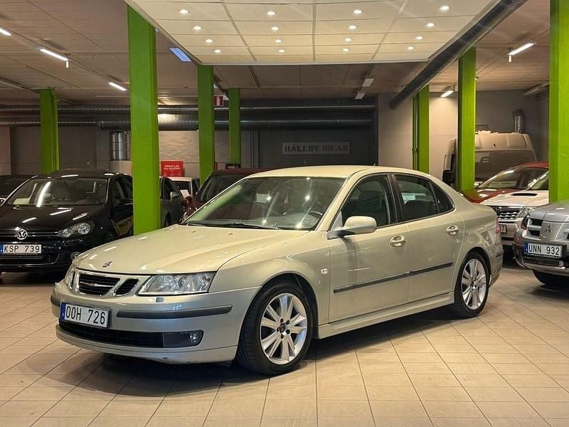 Ljusgrå (grå) Begagnad 2007 Saab 9-3 Sedan | 49 900 kr (Bra pris) - Bild 1/4
