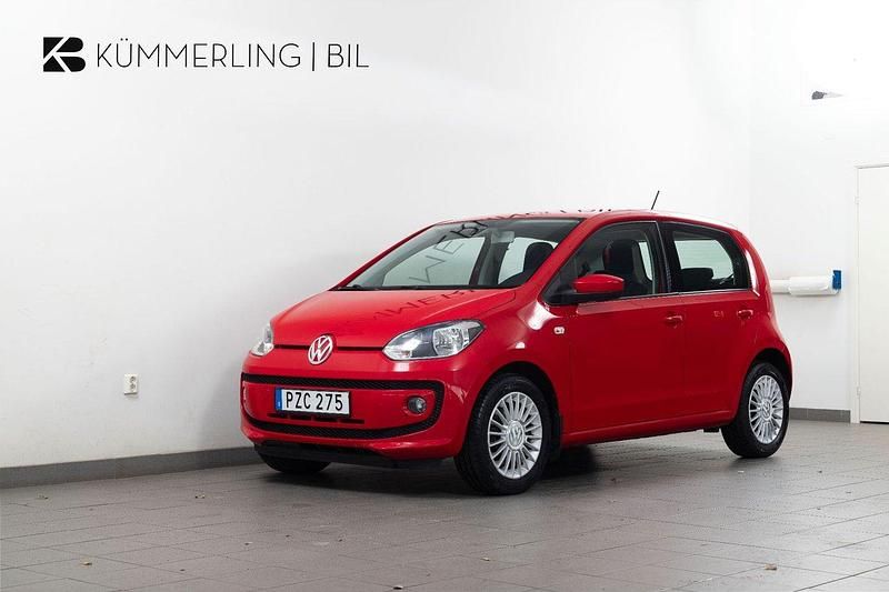 Röd Begagnad 2015 VW up! high up! Halvkombi | 54 900 kr (Marknadspris) - Bild 1/4