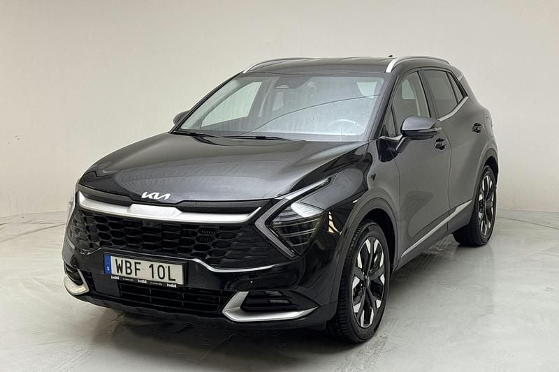 Svart Begagnad 2023 Kia Sportage 2 SUV | 354 900 kr (Bra pris) - Bild 1/4