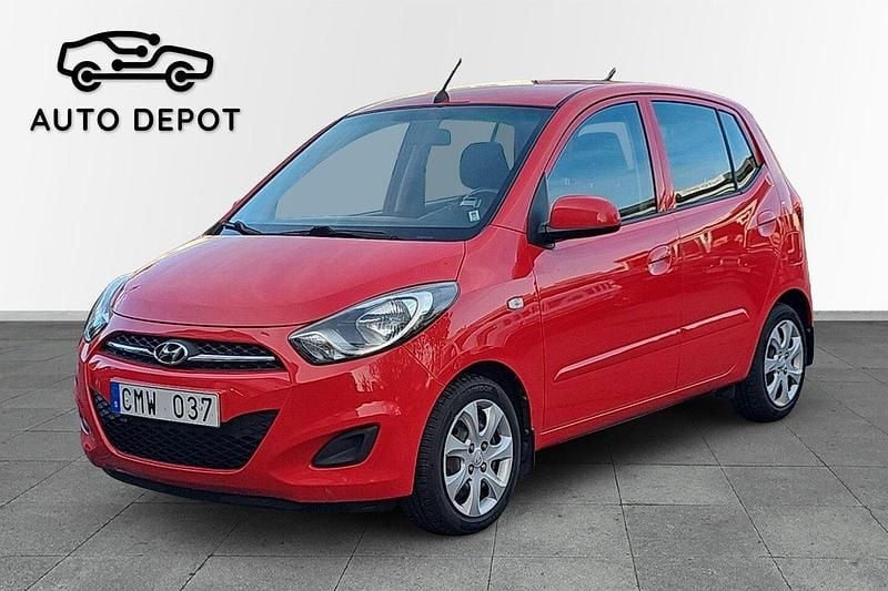 Röd Begagnad 2012 Hyundai i10 Premium Halvkombi | 49 900 kr (Marknadspris) - Bild 1/4