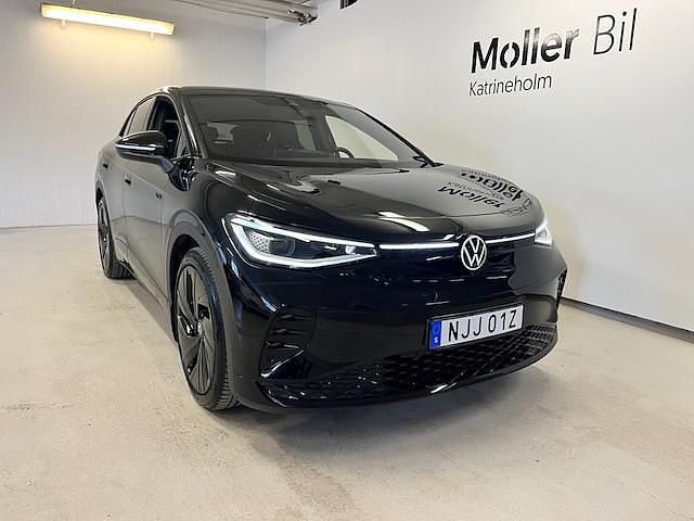 Svart (grenadilla black metallic) Begagnad 2023 VW ID.5 GTX SUV | 519 000 kr (Dyr) - Bild 1/4