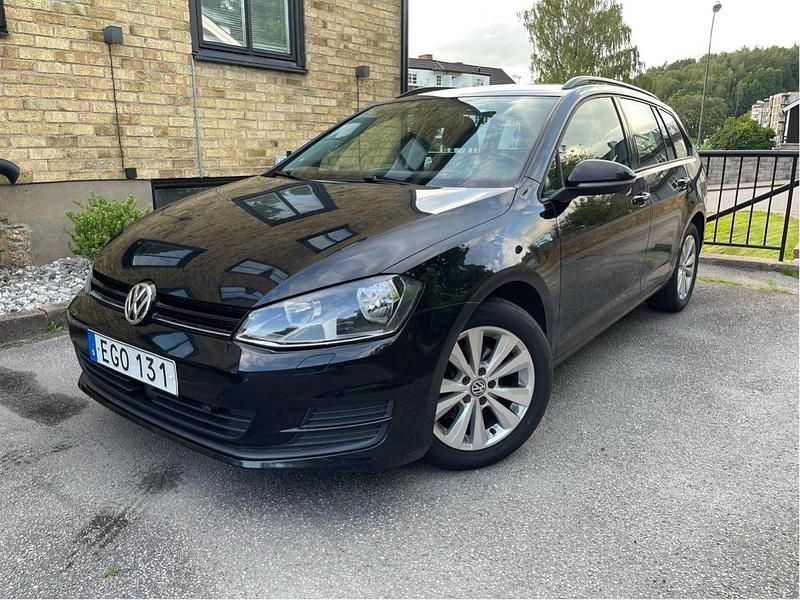 Svart Begagnad 2014 VW Golf VII Kombi | 91 400 kr (Marknadspris) - Bild 1/4