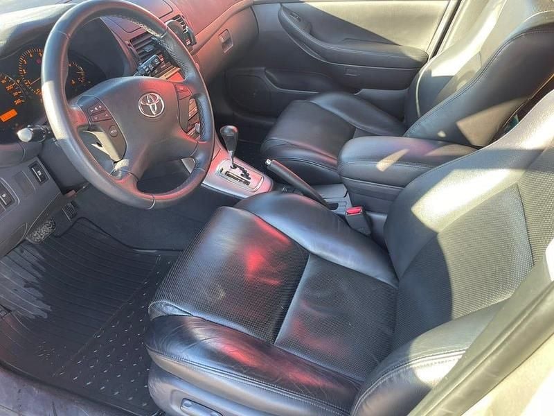 Begagnad Toyota Avensis 163 HK (119 kW) 2007 Kombi