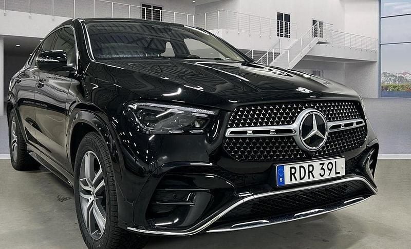 Svart Begagnad 2024 Mercedes GLE350 AMG Sportkupé | 995 000 kr (Marknadspris) - Bild 1/4