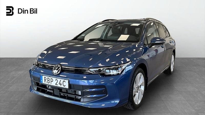 Blå Ny 2024 VW Golf VIII Life Kombi | 309 800 kr (Bra pris) - Bild 1/4