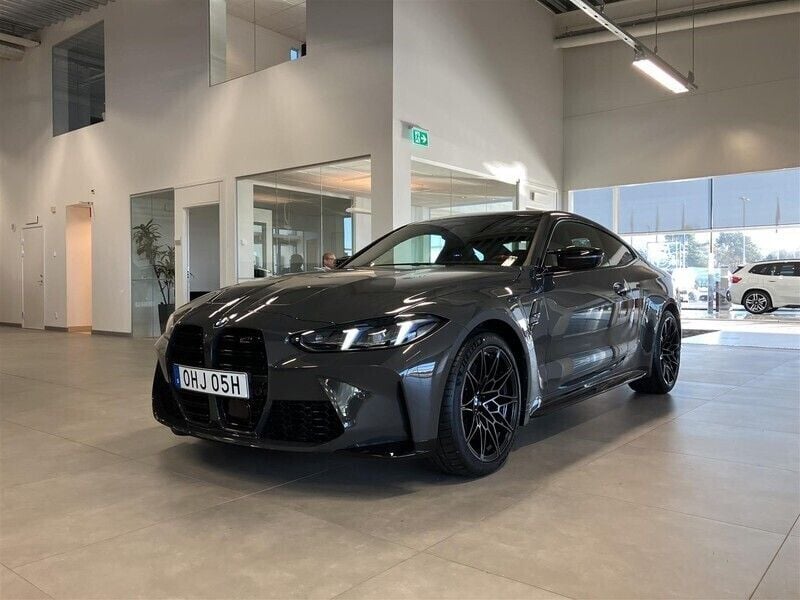 Grå/silver Ny 2025 BMW M4 Competition Edition Sportkupé | 1 279 800 kr - Bild 1/4