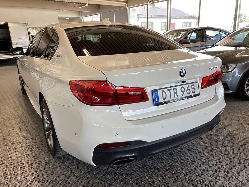 Begagnad BMW 530 iPerformance 252 HK (185 kW) 2018 Vit metallic Sedan