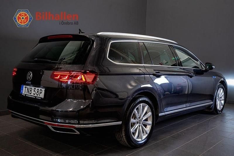 Begagnad VW Passat GTE 218 HK (160 kW) 2022 Grå Kombi