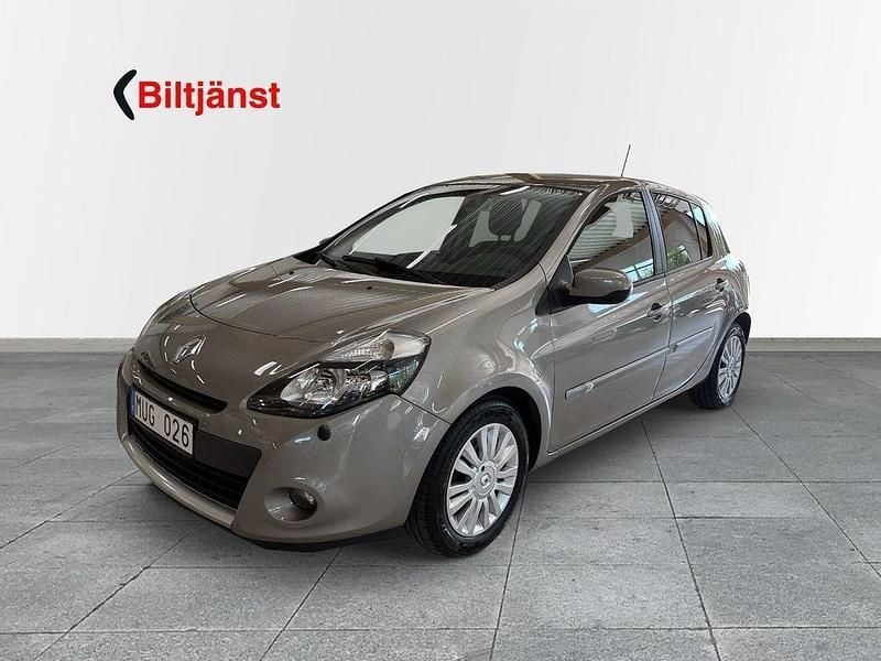Ljusbrun Begagnad 2012 Renault Clio IV Halvkombi | 45 000 kr (Superpris) - Bild 1/4