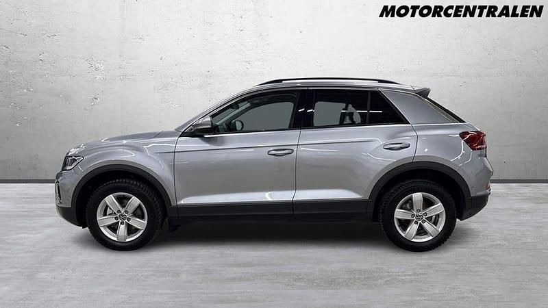 Begagnad VW T-Roc Life 151 HK (111 kW) 2024 Silver SUV