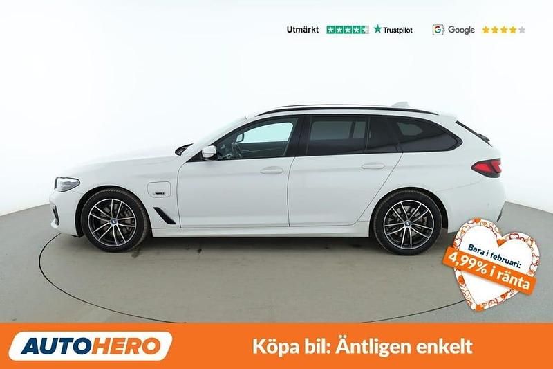 Begagnad BMW 530 M Sport 295 HK (216 kW) 2023 Vit Kombi