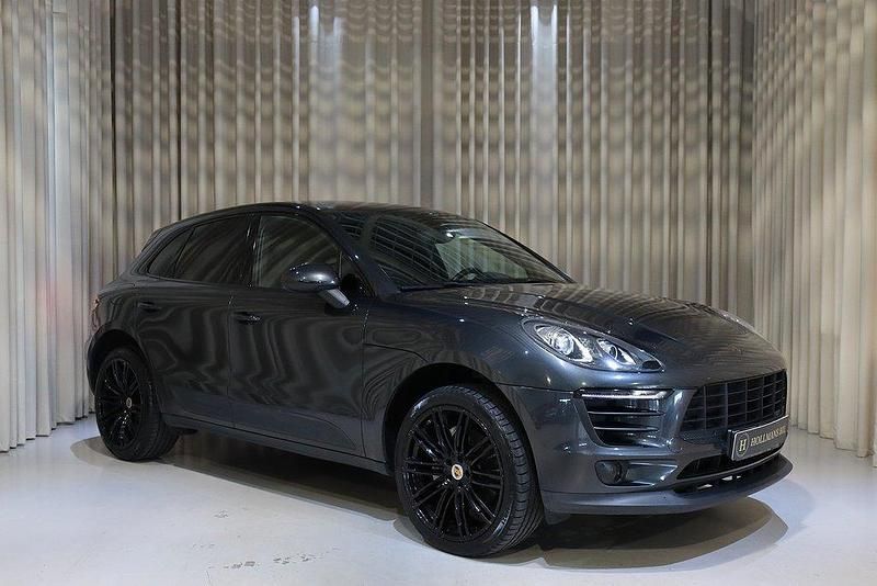 Grå Begagnad 2016 Porsche Macan S SUV | 299 900 kr (Marknadspris) - Bild 1/4