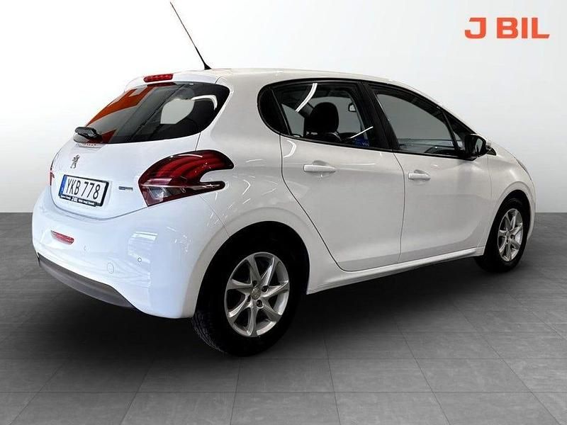 Begagnad Peugeot 208 Active 82 HK (60 kW) 2017 Vit Halvkombi