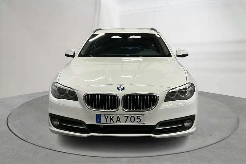 Begagnad BMW 520 190 HK (139 kW) 2017 Vit Kombi