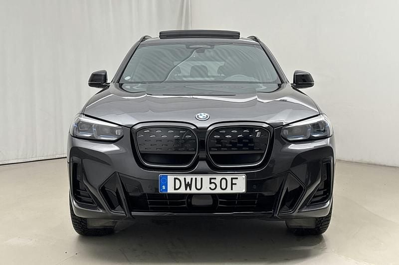Begagnad BMW iX3 M Sport 210 kW (286 HK) 2022 Grå SUV