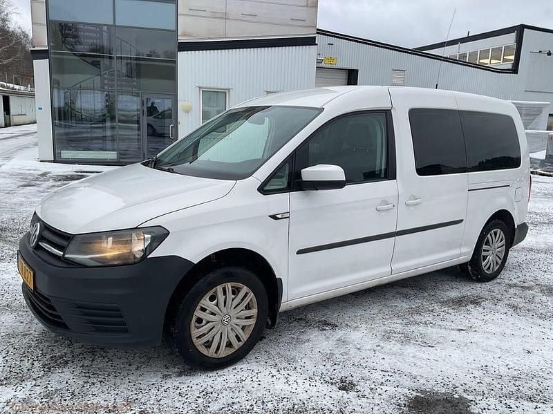 Vit Begagnad 2017 VW Caddy Maxi Life Life Minibuss | 32 500 kr (Lite dyr) - Bild 1/4