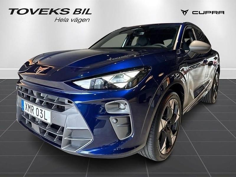 Cosmos blue metallic Begagnad 2025 Cupra Terramar SUV | 444 900 kr (Superpris) - Bild 1/4
