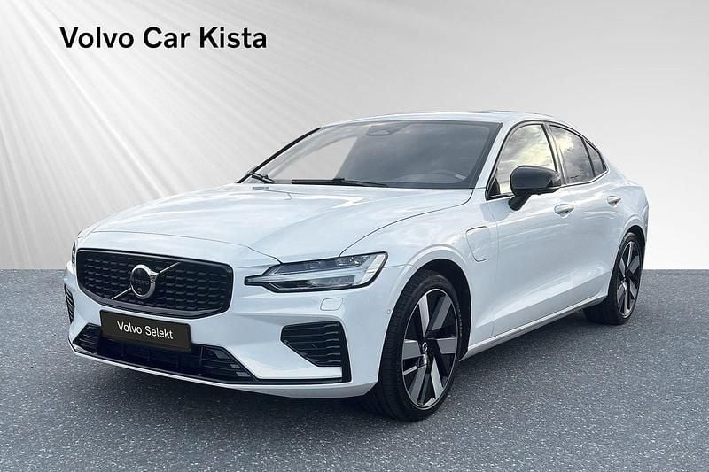 Vit Begagnad 2024 Volvo S60 Plus Sedan | 459 900 kr (Bra pris) - Bild 1/3