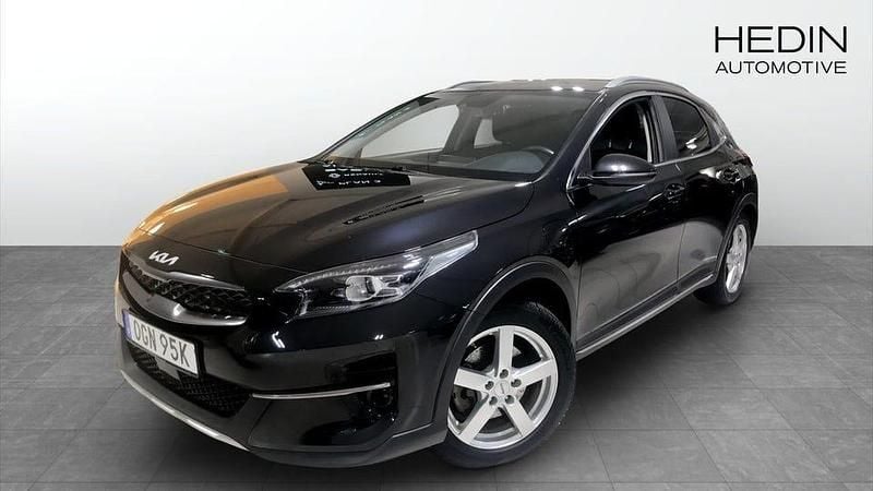 Svart Begagnad 2022 Kia XCeed Advance SUV | 244 900 kr (Marknadspris) - Bild 1/4
