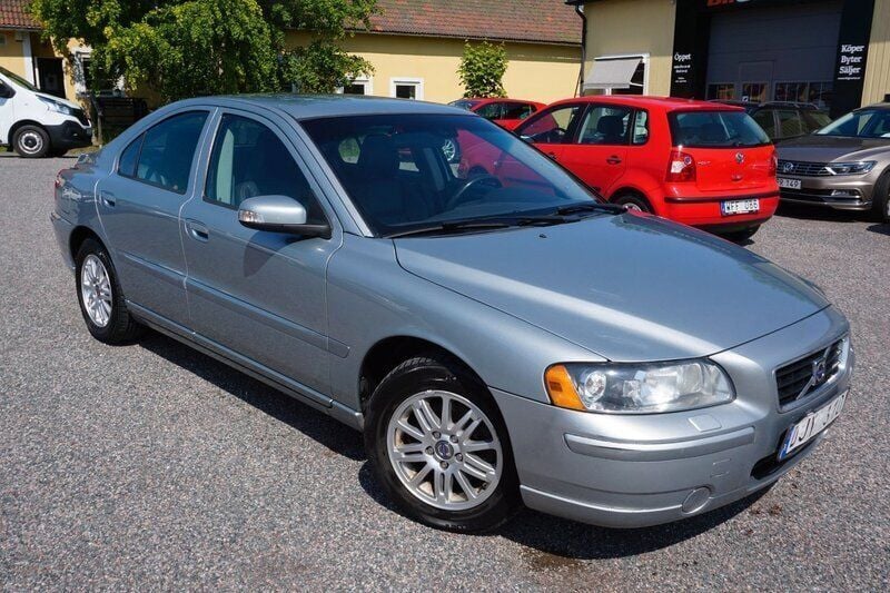 Silver Begagnad 2007 Volvo S60 Sedan | 54 900 kr (Marknadspris) - Bild 1/4