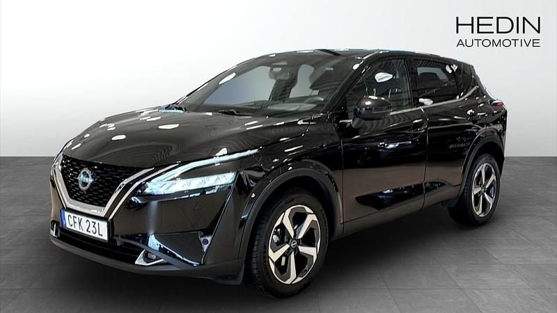 Svart (black) Begagnad 2024 Nissan Qashqai Tekna SUV | 309 900 kr (Marknadspris) - Bild 1/4