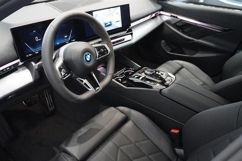 Begagnad BMW i5 Efficient Dynamics 250 kW (340 HK) 2024 Okänd Sedan