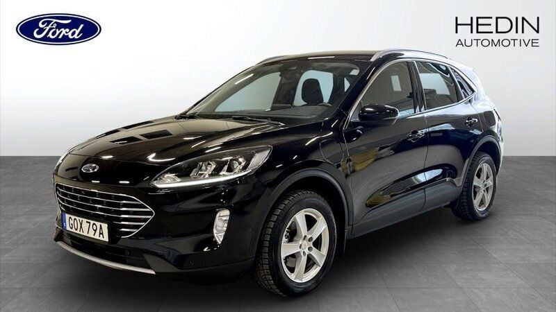 Svart (black) Begagnad 2022 Ford Kuga Titanium SUV | 269 000 kr (Marknadspris) - Bild 1/4