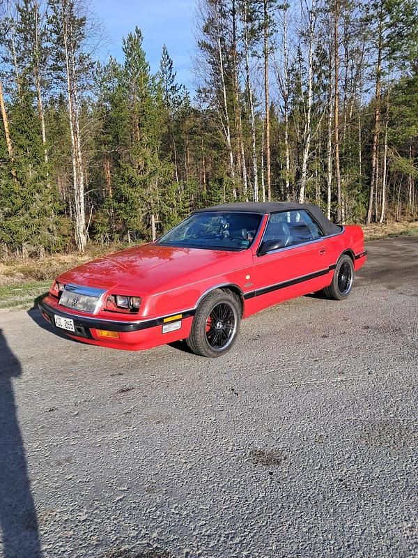 Begagnad Chrysler Le Baron 145 HK (106 kW) 1989