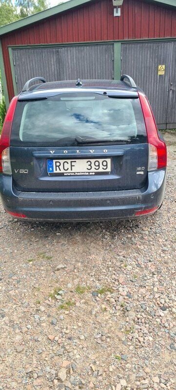 Blå Begagnad 2010 Volvo V50 Momentum Kombi | 34 000 kr (Superpris) - Bild 1/4