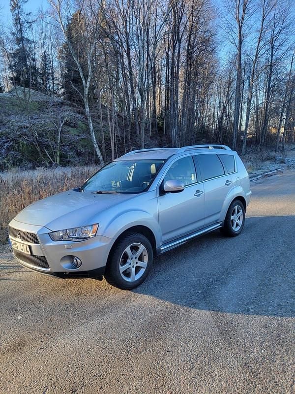Begagnad 2010 Mitsubishi Outlander SUV | 99 000 kr (Lite dyr) - Bild 1/4