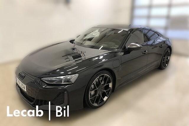 Mytsvart metallic Begagnad 2025 Audi RS e-tron GT Performance Sedan | 1 489 500 kr - Bild 1/1